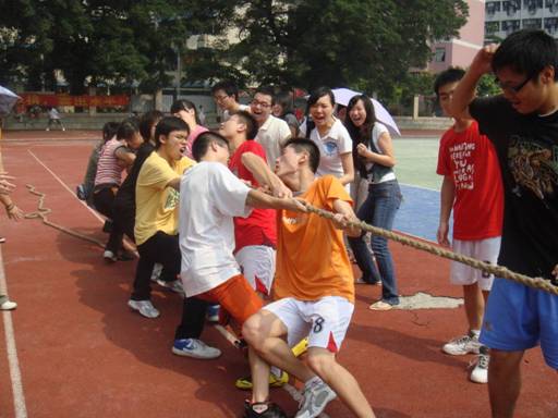 五年制三专业举行趣味运动会