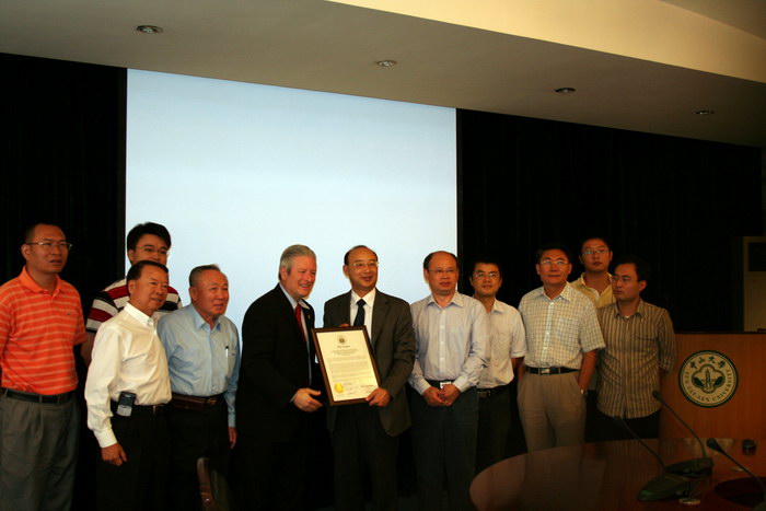 夏威夷大学医学院院长一行访问我院