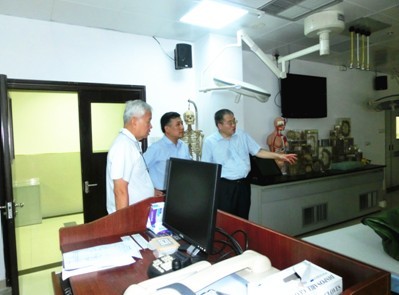 香港大学医学院王云川教授莅临我校听课评教