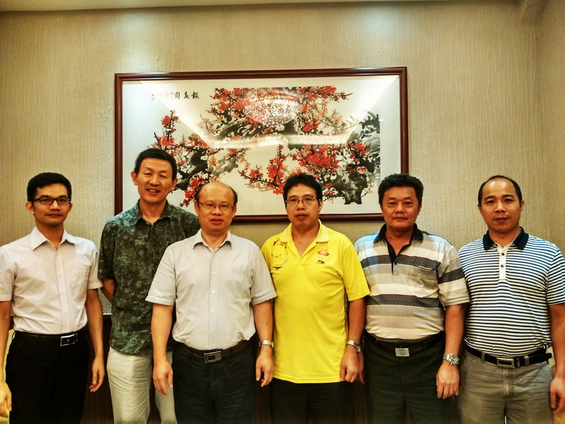 学院党委在八一前夕慰问退伍军人