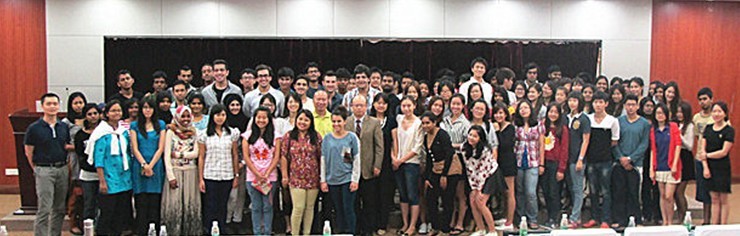 我院举行2013级MBBS留学生入学教育