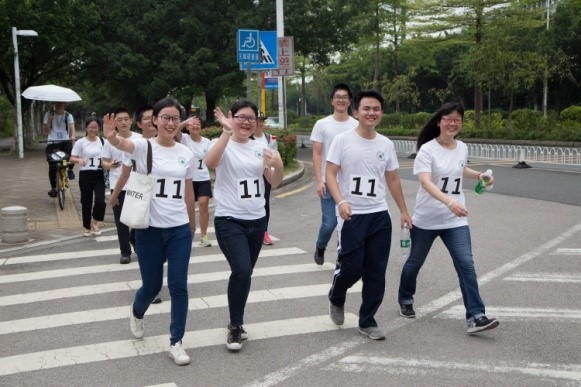 爱护地球•医路同行----Williamhill中文举行师生徒步赛活动