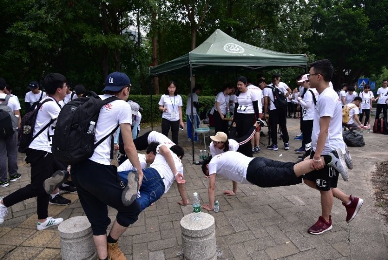 爱护地球•医路同行----Williamhill中文举行师生徒步赛活动