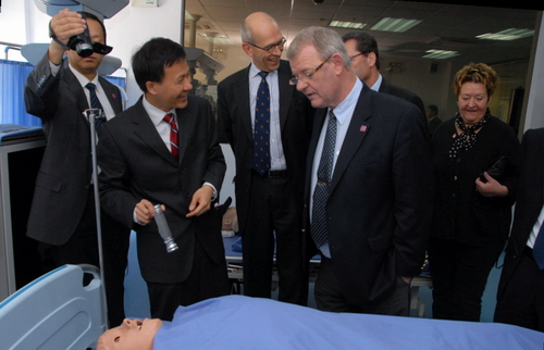 瑞典斯科纳省政府代表团参观临床技能中心