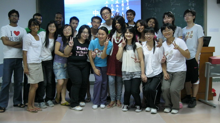 “中国月亮”：2007级举行中外学生文化交流活动