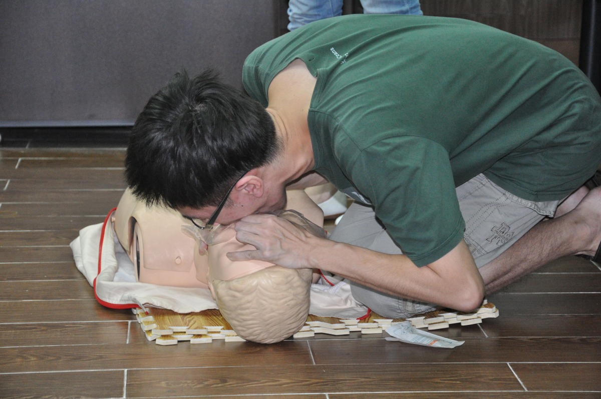 普及急救知识 培育健康卫生