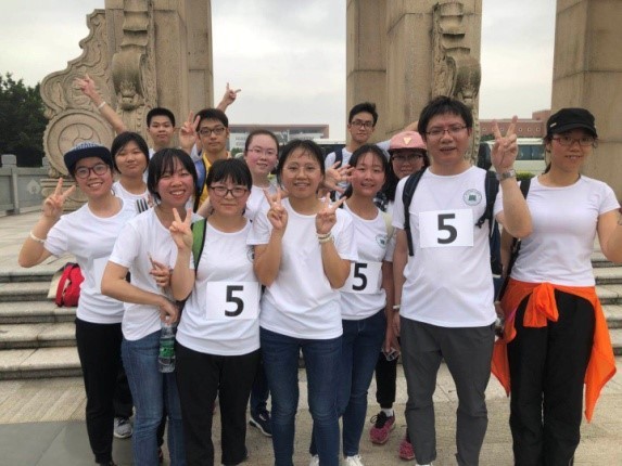 爱护地球•医路同行----Williamhill中文举行师生徒步赛活动