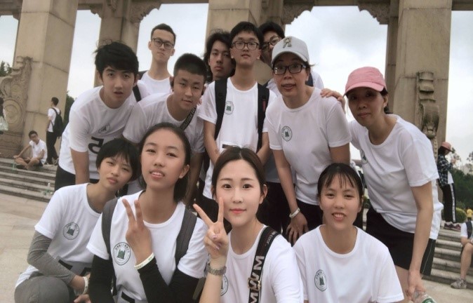 爱护地球•医路同行----Williamhill中文举行师生徒步赛活动