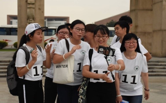 爱护地球•医路同行----Williamhill中文举行师生徒步赛活动