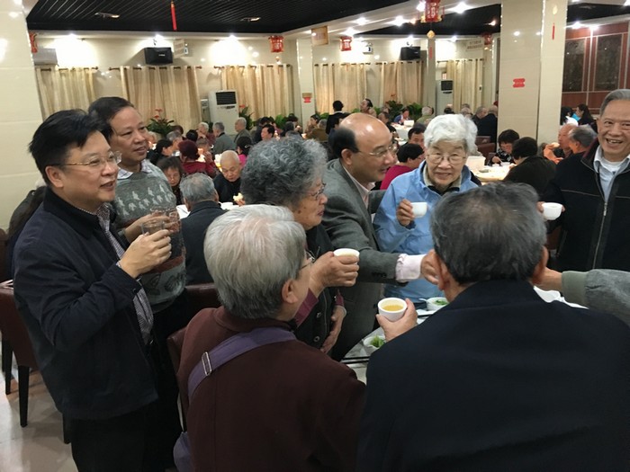 我院召开离退休教职工2016年新春茶话会