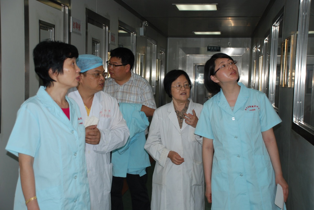 湖北医药学院严世荣副院长率队到william威廉英国法医鉴定中心交流考察