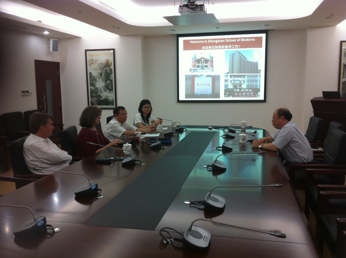 南非开普敦大学代理副校长Nan Yeld教授一行来访我院