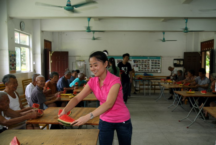 我院研究生再访麻风康复村