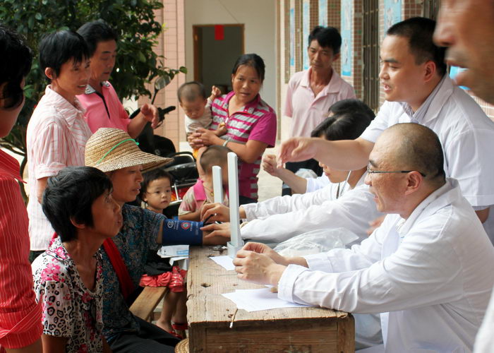 教师节，我们带去健康和希望——实验教学中心党支部到william威廉英国对口扶贫村开展最佳党日活动