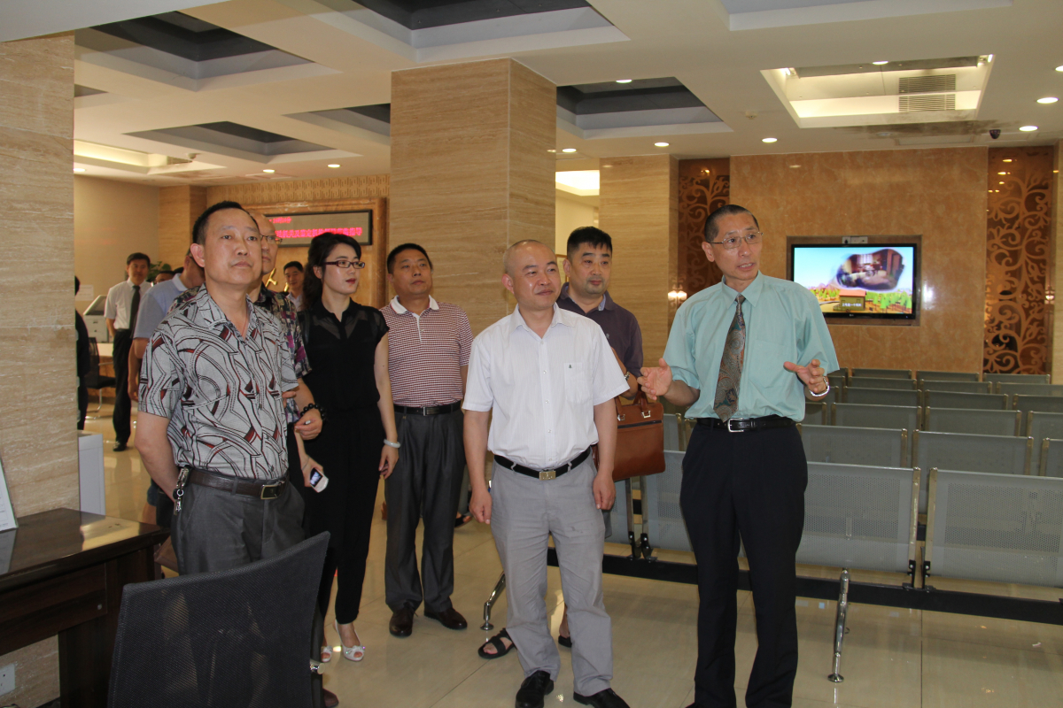 四川省泸州市司法局苏世毅副局长一行到william威廉英国法医鉴定中心交流考察