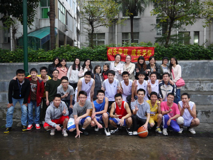 药理党支部与2009第二党支部举行系列友谊球赛