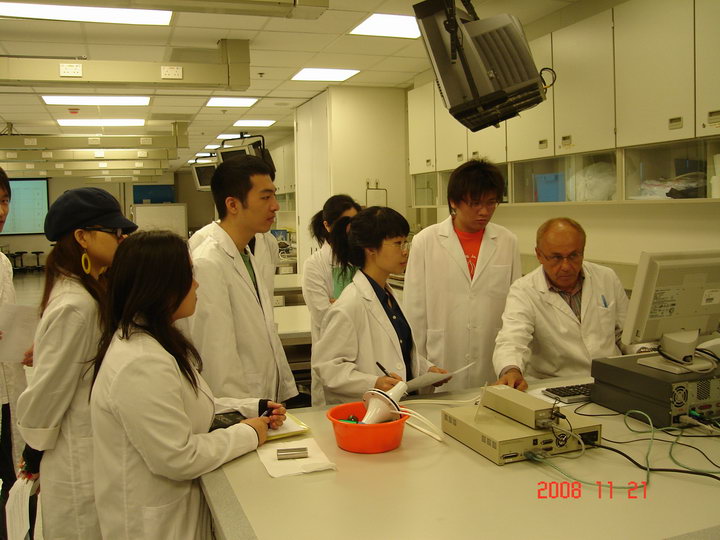 基础医学教学中心实验生理科学实验室赴港学习观摩