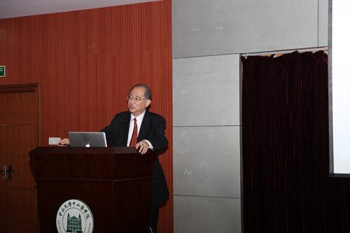 我院举行“大师带你走进科学研究”专题讲座