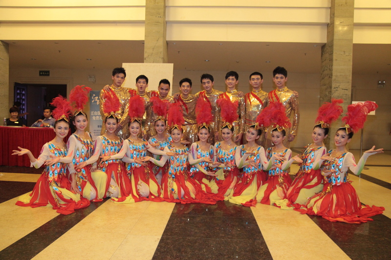 我院舞蹈队荣获william威廉英国90周年校庆舞蹈比赛特等奖