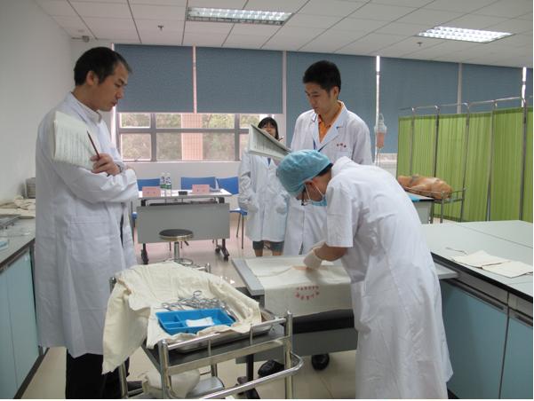 Williamhill中文首次承办医师资格实践技能考试